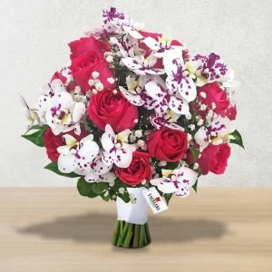 Buque de noiva redondo com rosas pink e orquídeas