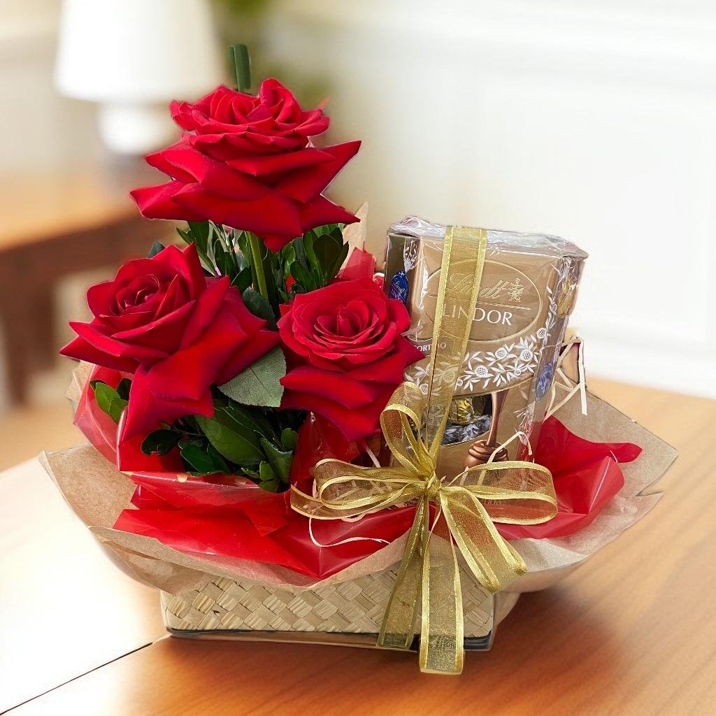 Caixa com Rosas Vermelhas e Lindt