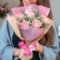 Buque de 6 rosas cor de rosa Caricia